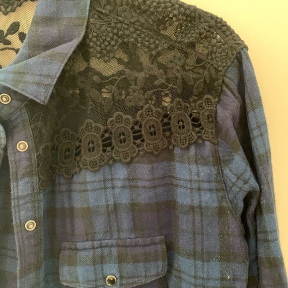 Lace Detail Flannel - Picture 2 of 3